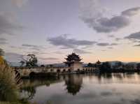 藍調時刻的雙龍橋