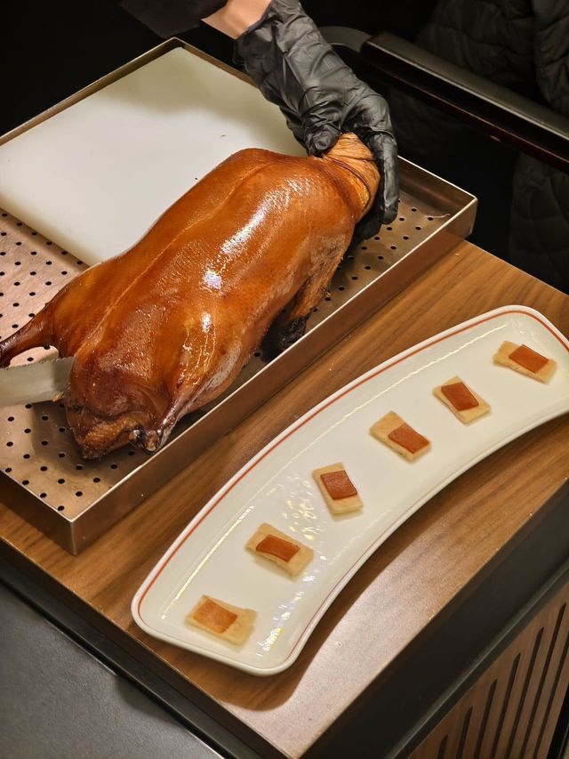 西岸看粉紅聖誕樹吃米其林級新京菜