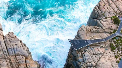 Adventure or vacation? Different ways to explore Western Australia's north and south routes — traveler post in Perth