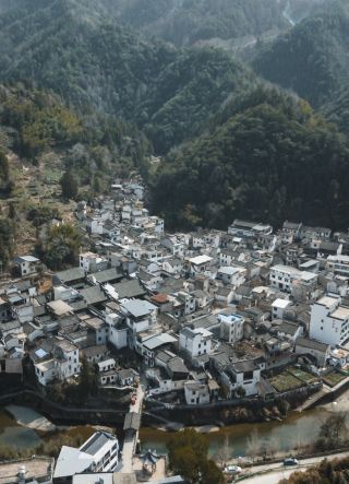 又尋到寶，800年古村，皖南罕見百樑廳
