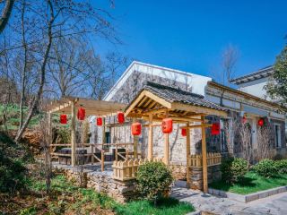 Wuhan! Right next to Mulan Grassland! This 2-bedroom mountain suite is perfect for a family vacation!