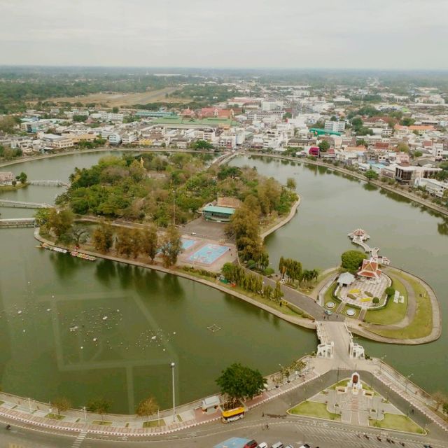 ชวนจิบกาแฟ แลวิวมุมสูง เมืองเกินร้อย