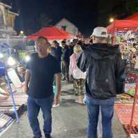 ルアンバパーンの夜の定番スポットLuang Prabang Night Market