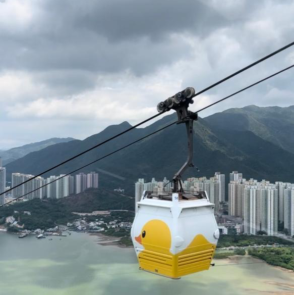 泡泡浴主題橡皮鴨纜車登陸昂坪 必打卡！