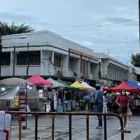 ถนนคนเดินท่าแพ 🌧️🍃