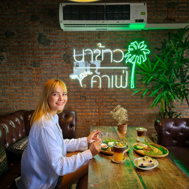 ที่พักเปิดใหม่ ชมวิวนาข้าว พิษณุโลก