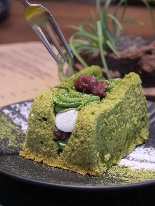 觀塘工廠大廈都有高質Cafe! 中午超多上班族到訪！