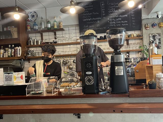 ร้านกาแฟอยุธยา Trifecta ☕️