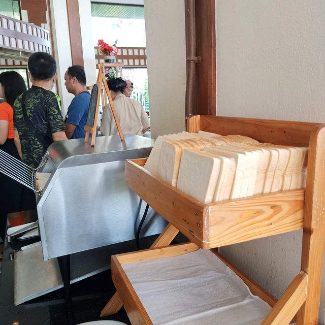 Seaview coffee shop ห้องอาหารอร่อยวิวทะเล