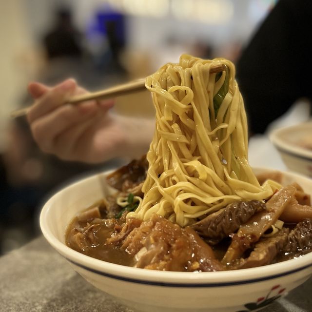 📍香港荃灣｜阿荔車仔麵 · 40多種配料選擇🤩 不走傳統路線的新派車仔麵！