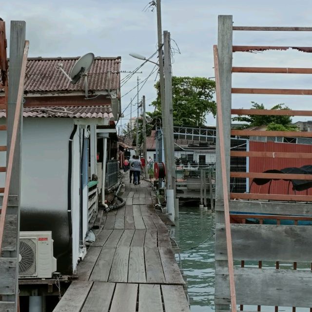Relaxing Morning Walk along Tan Jetty
