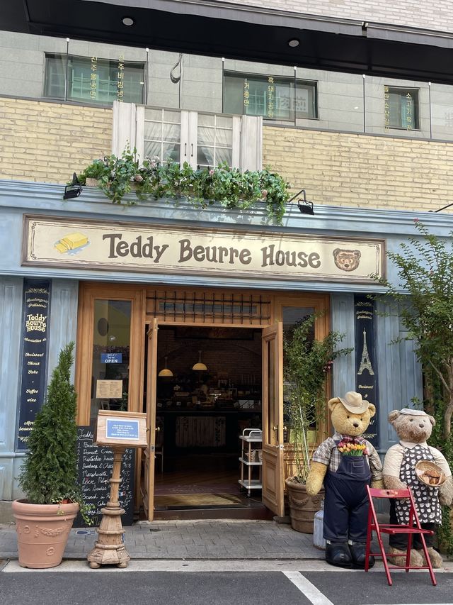 【龍山】クロワッサンといえばここ🥐Teddy Beurre House🧸