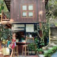 เที่ยวร้านกาแฟแม่กำปอง