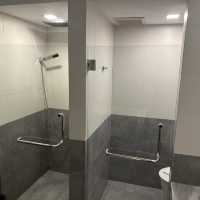 Clean and Super Spacious Hotel with Car Lift