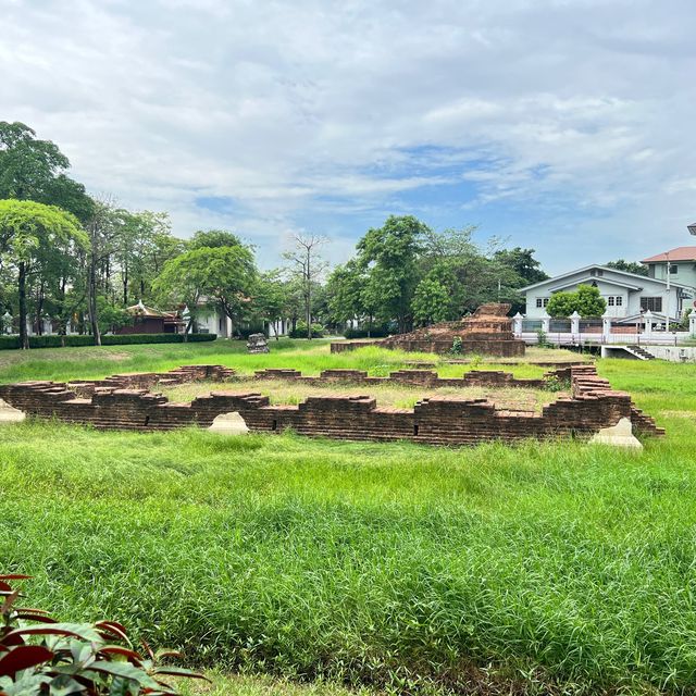 พุทธสถานเชิงท่า-หน้าโบสถ์
