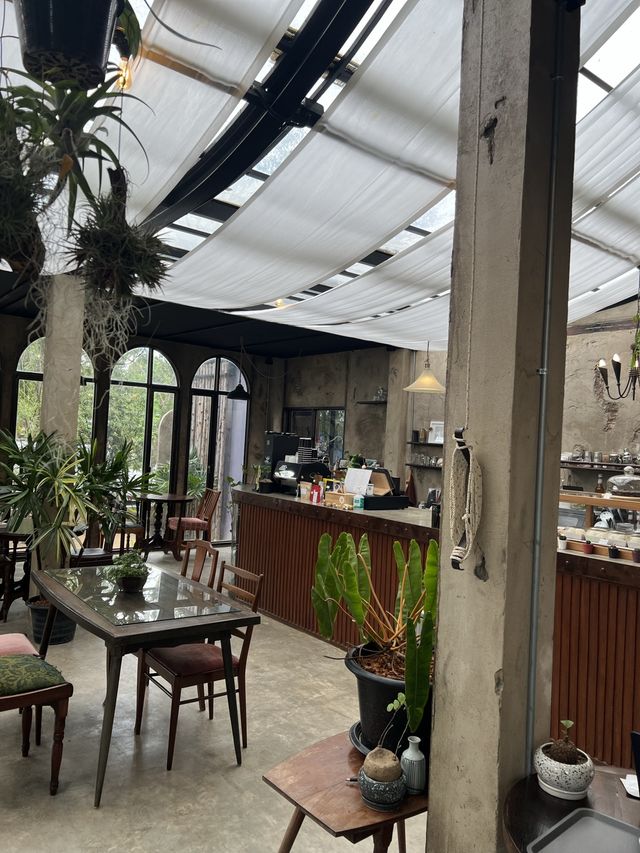 รีวิวคาเฟ่ Vanvela Cafe’ & Space