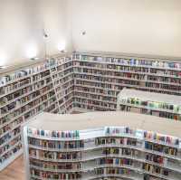 Library @ Orchard ห้องสมุดสิงคโปร์สุดเก๋ 