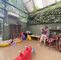 คาเฟ่ 🍵 ป่า ในเมืองปูน 