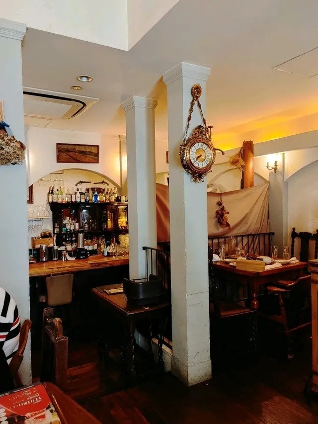 ノスタルジックな店内と生バンド演奏で優雅なランチ　ヴェルベット ヴァーゴ