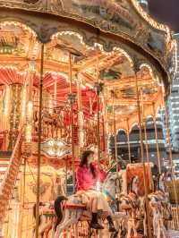 入場無料で撮れる🎠✨豪華な二階建てメリーゴーランド