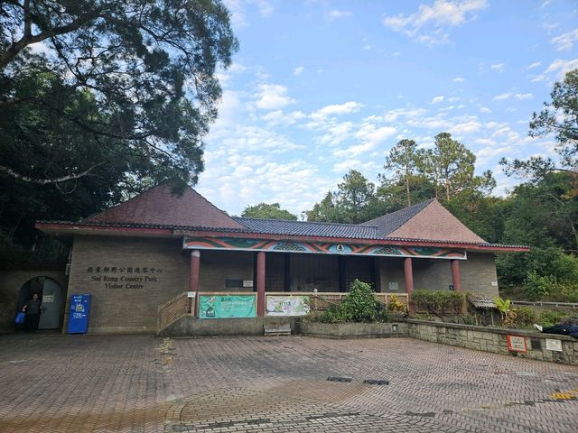 舉世聞名的香港萬宜水庫東壩
