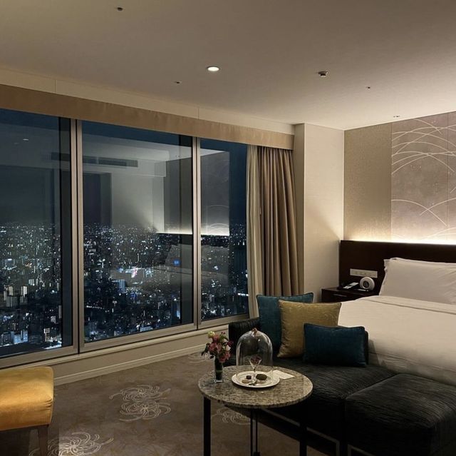 大阪萬豪都酒店，五星級服務，頂樓是景觀台