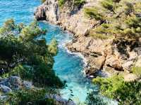 Calanques Majesty: Nature's Coastal Splendor