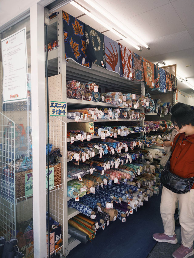 🇯🇵手作人最愛的！🧵日本布料和手工藝素材超級齊全「日暮里纖維街」