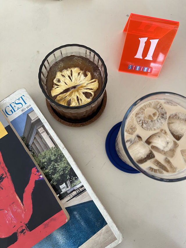 Cafe for the Coffee & Vinyl Lovers 📻