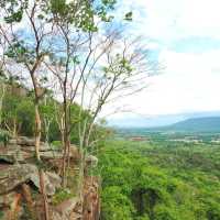 จุดชมวิวผาแดง อช.ตราพระยา