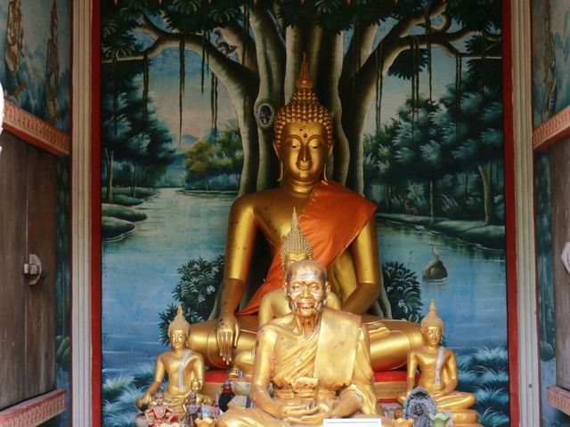 ไหว้รอยพระพุทธบาท วัดพระบาท