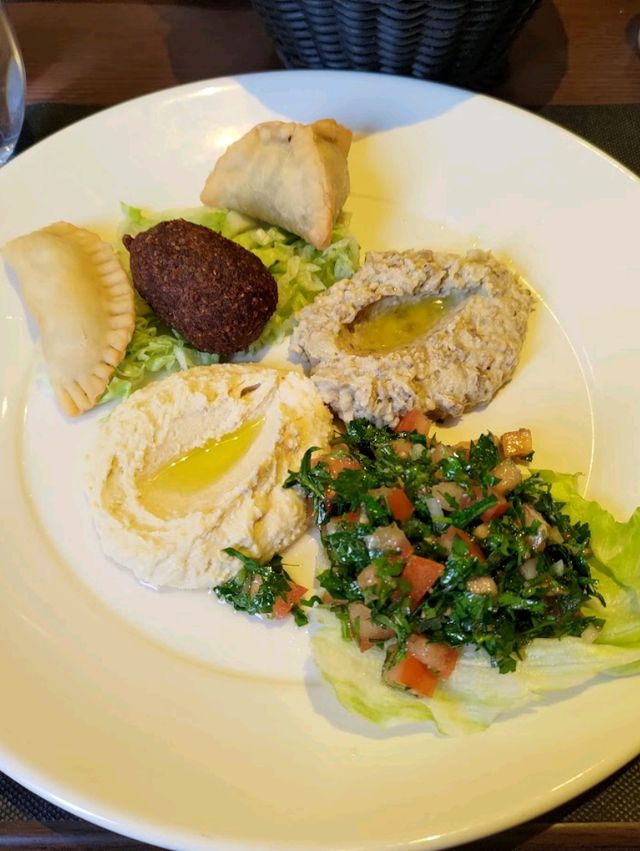巴黎特色黎巴嫩餐廳 「Restaurant Zourouna」