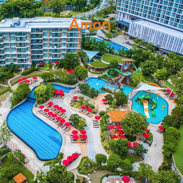 ที่พักหรูพัทยาสระว่ายน้ำสวยสวนน้ำอลังการ