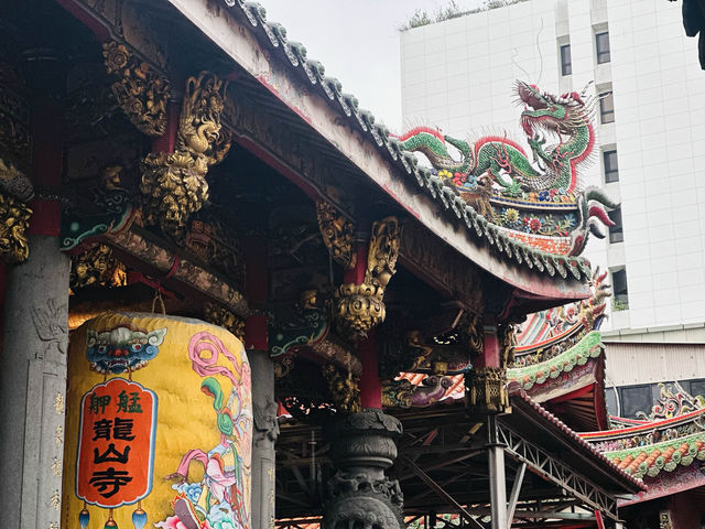 วัดหลงซาน เคเครื่องรางเด็ด สายมูห้ามพลาด -taipei
