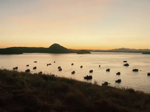 Discover the Enchanting Beauty of Komodo Island: A Sunset to Remember
