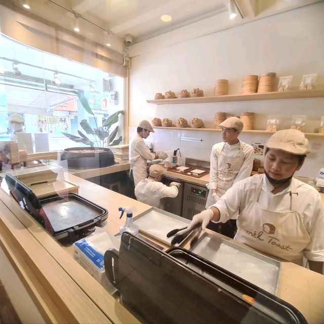 FLUFFY and SWEET goodness - Korea's famous in Bangkok