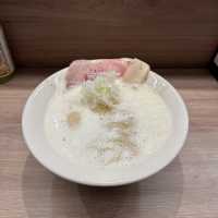 太子拉麵界新貴．泡沫系豚雞白湯