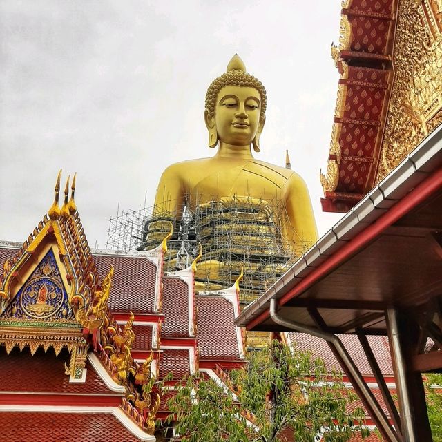สักการะพระพุทธธรรมกายเทพมงคล ณ วัดปากน้ำฯ