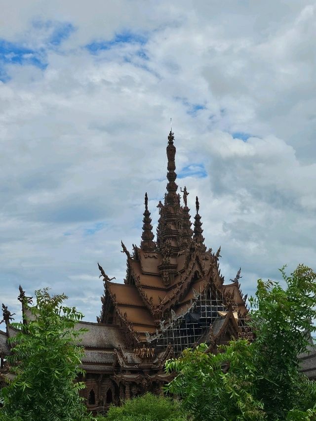 The Sanctuary of Truth: A Masterpiece of Art and Philosophy in Pattaya