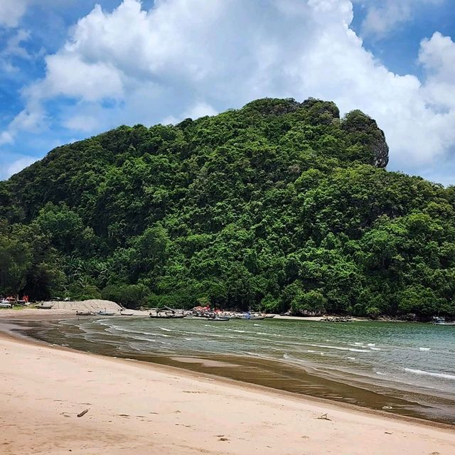 หาดบางเบิด ชุมพร