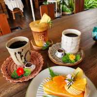 คาเฟ่แบบสโลว์บาร์ Go Back Home