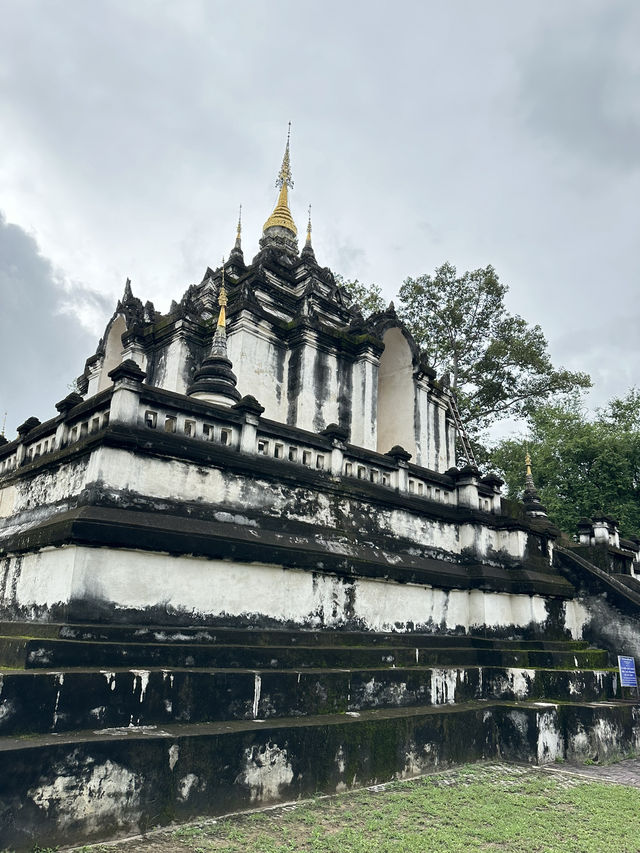 📍"วัดพระยืน" วัดเก่าแก่คู่บ้านคู่เมืองหริภุญชัย