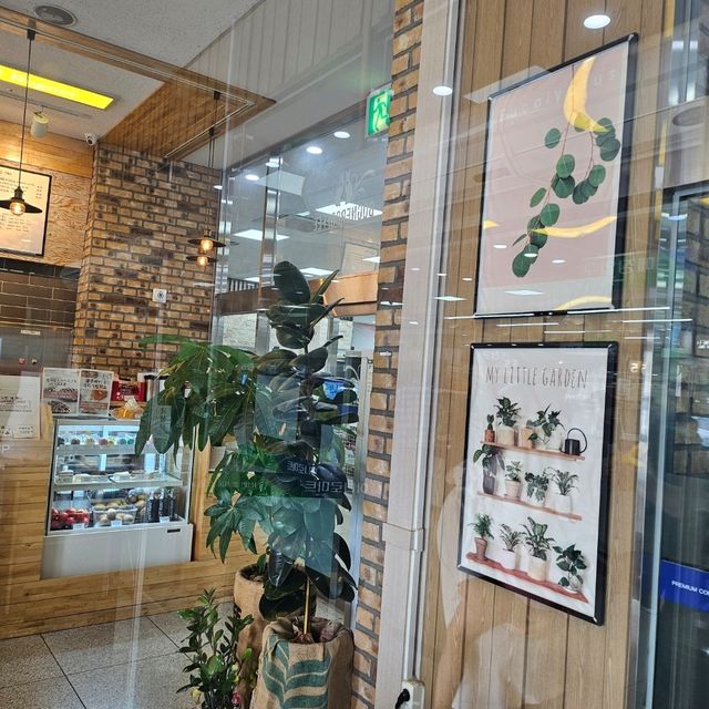 쇼핑하다 힘들면 커피한잔