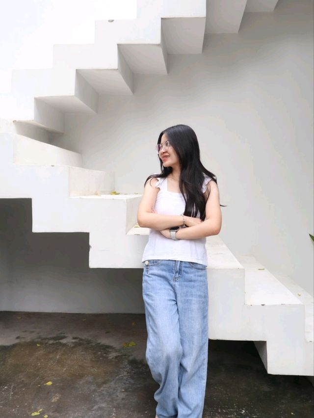 Cabinet cafe & studio 