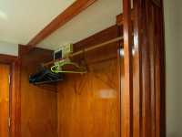 T.W.Seaview Hotel ท่าศาลา ที่พักดีราคาถูก