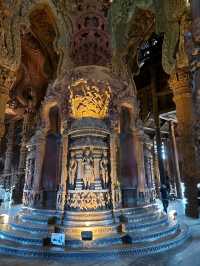 ชมปราสาทไม้ที่งดงามที่สุดในพัทยา