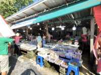 ตลาดทะเลสดหาดราไวย์ จ.ภูเก็ต