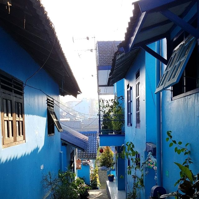 インドネシアのかわいすぎる青の村♡