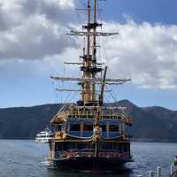 蘆之湖遊船（箱根海賊船）：箱根的浪漫之旅 🚢🌄