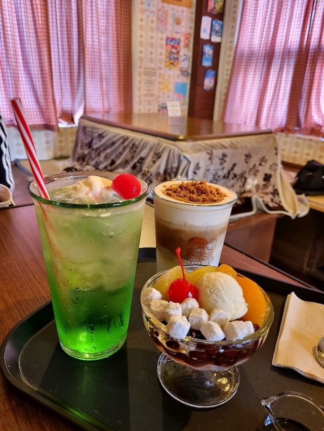 일본 풍의 다다미와 피규어들~! 인테리어 맛집 카페☕️